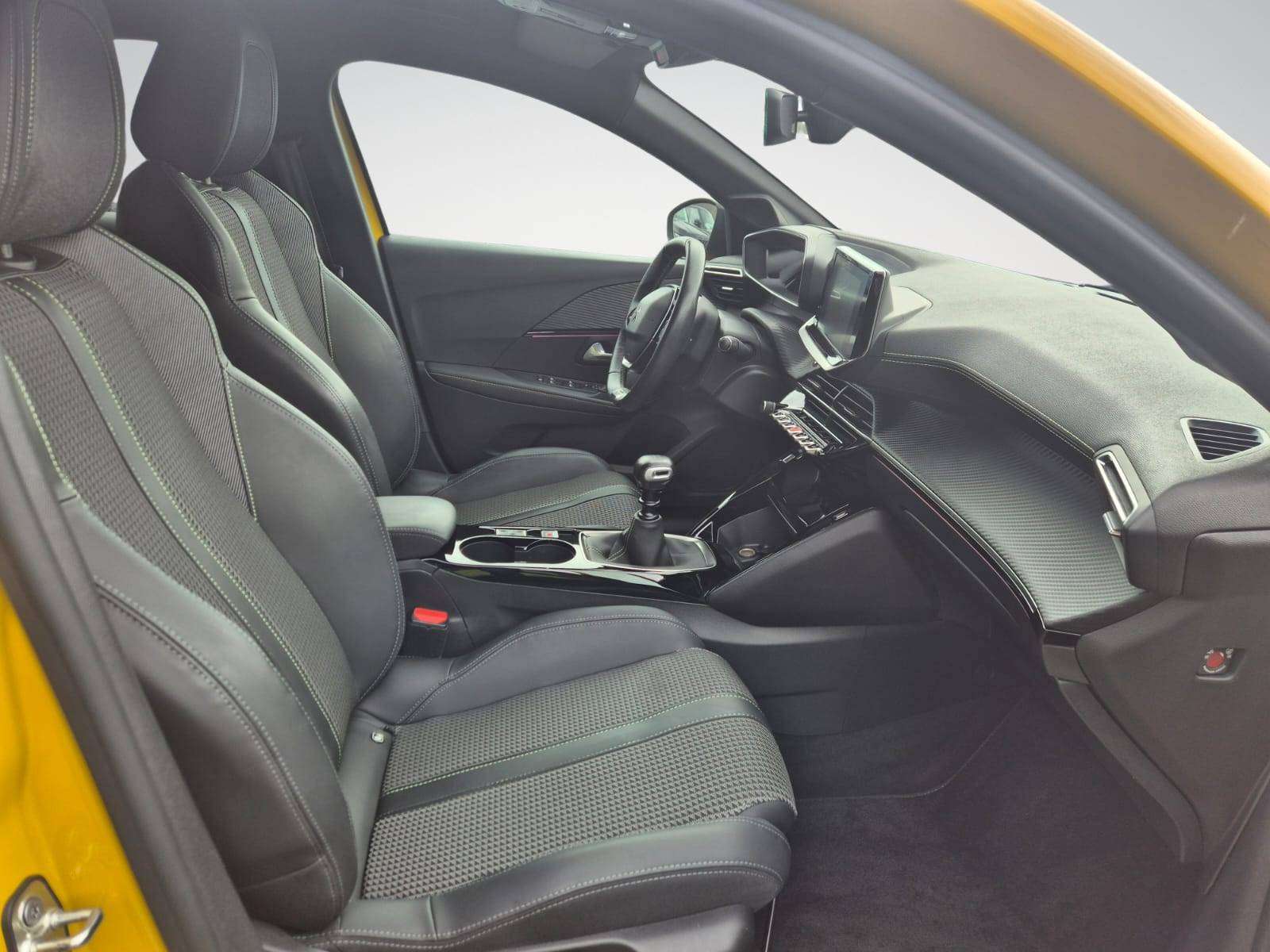 Peugeot 208 1.2i GT Line / Carplay / Camera + Capteurs / Garantie 12 mois