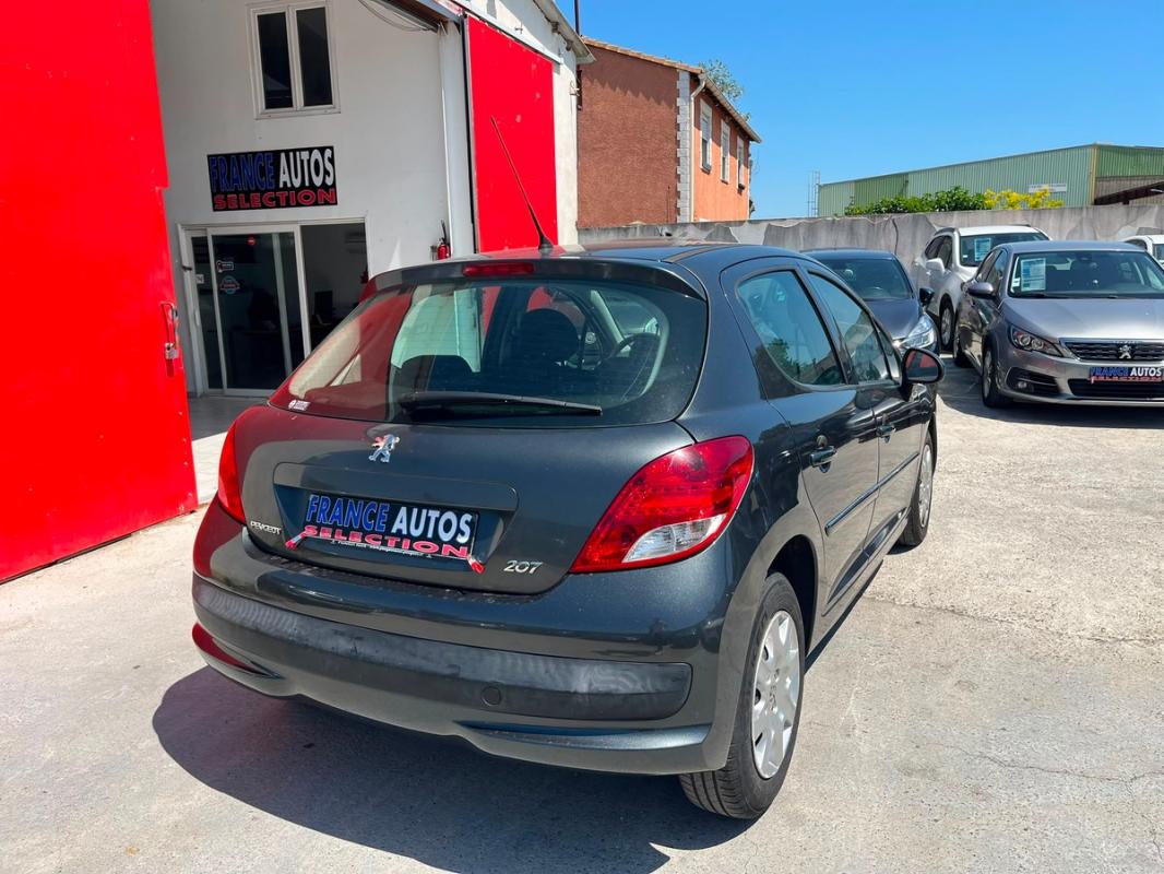 Peugeot 207 1.4 HDI 70 CH 5 PORTES – ENTIÈREMENT RÉVISÉE ET GARANTIE 12 MOIS EN EUROPE