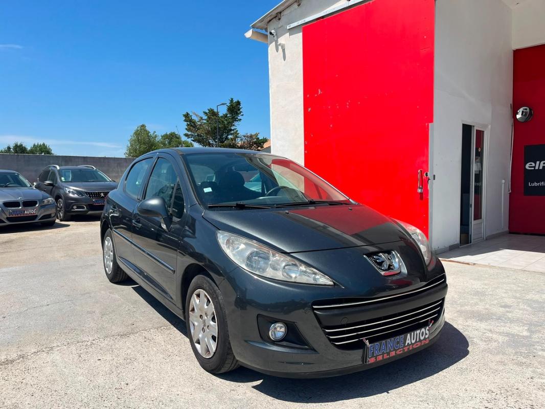 Peugeot 207 1.4 HDI 70 CH 5 PORTES – ENTIÈREMENT RÉVISÉE ET GARANTIE 12 MOIS EN EUROPE