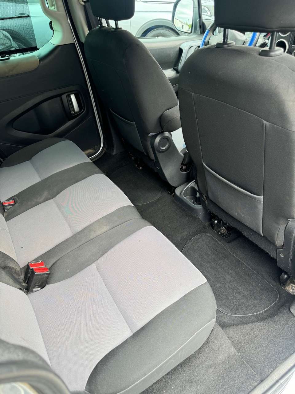 Peugeot Partner Tepee Outdoor 1.6 e-HDi
