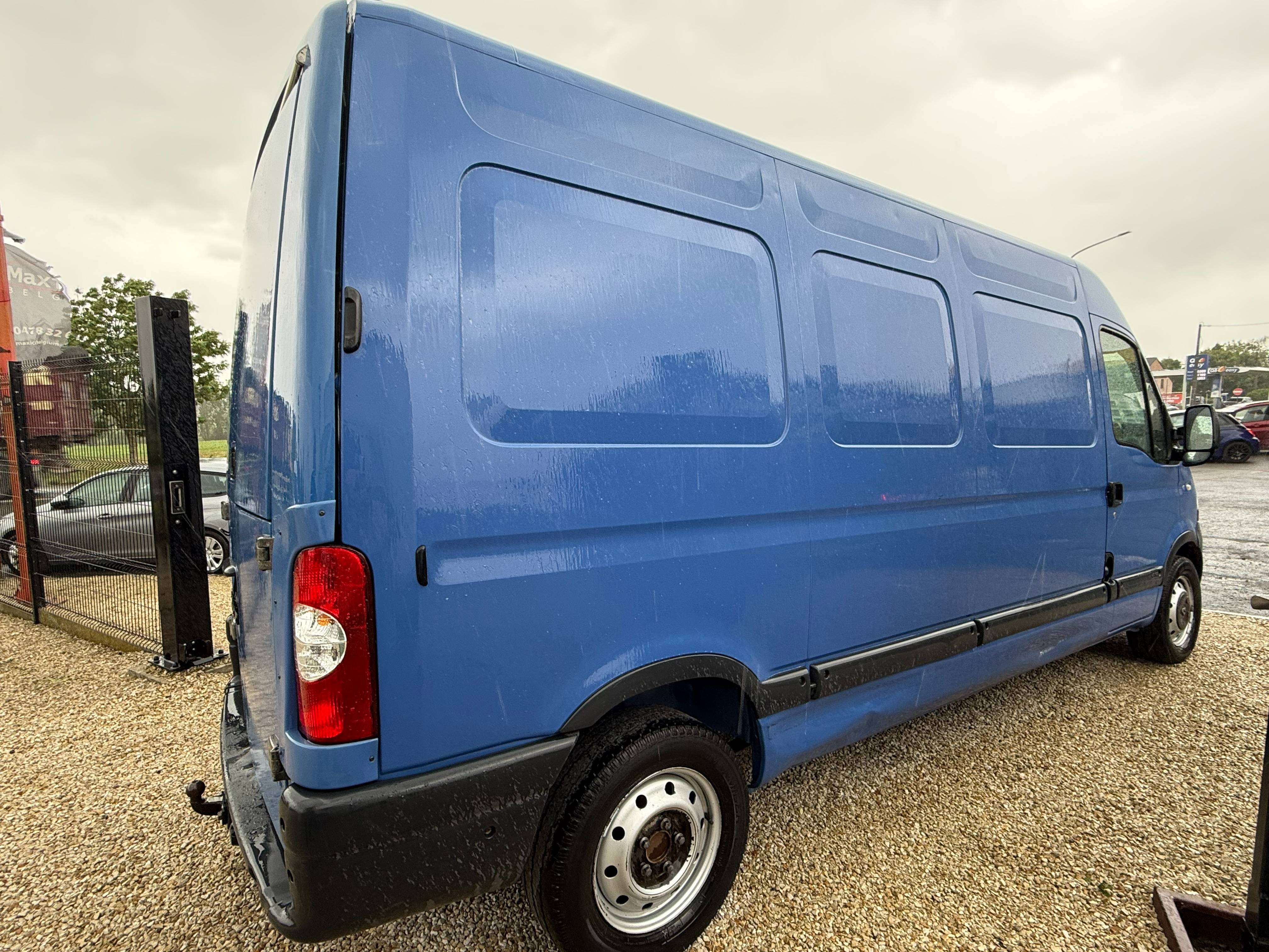 Renault Master 2.5 dCi 35 L3H2 / Uniquement marchand ou export!