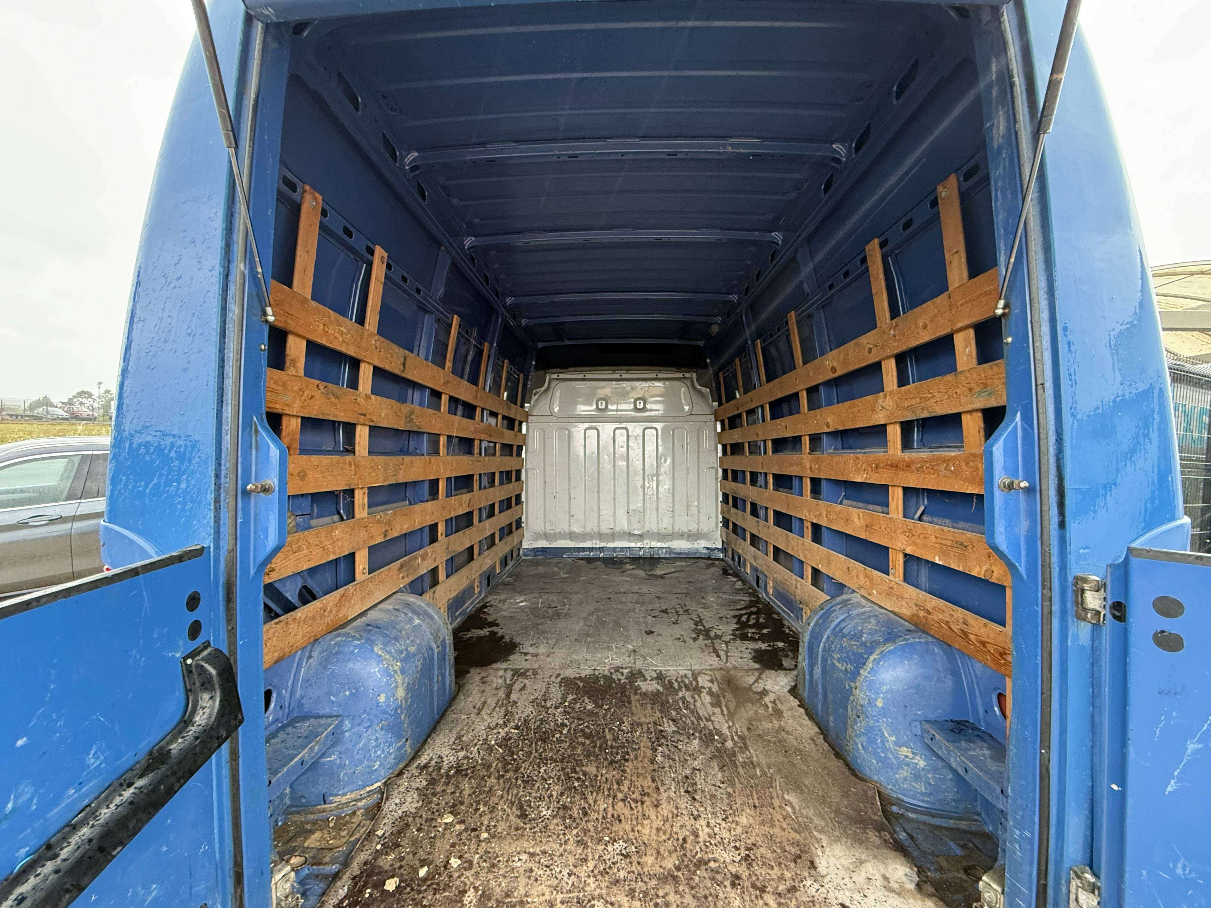 Renault Master 2.5 dCi 35 L3H2 / Uniquement marchand ou export!