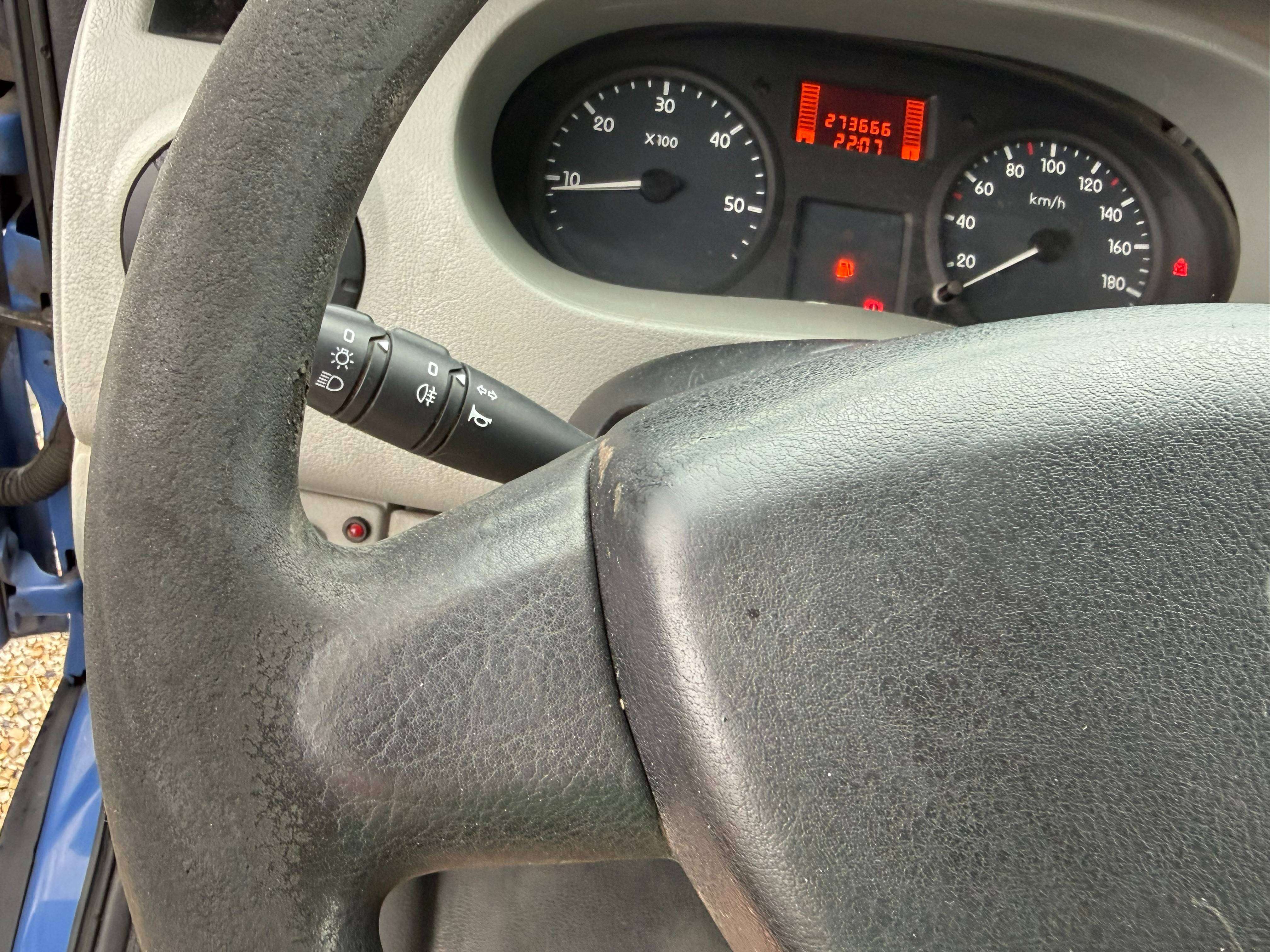 Renault Master 2.5 dCi 35 L3H2 / Uniquement marchand ou export!