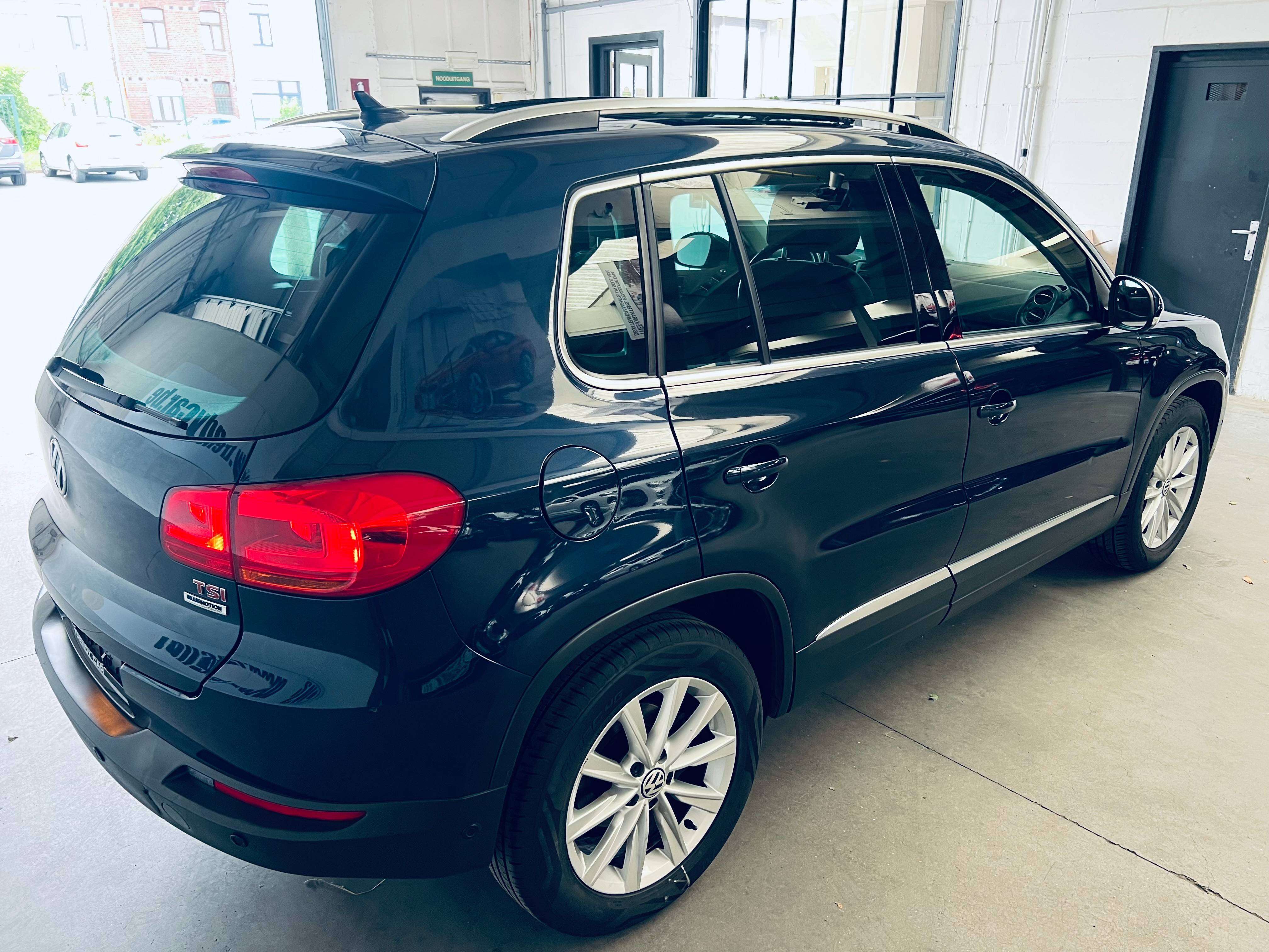 Volkswagen Tiguan 1.4 TSI Sport+NAVI+CUIR+PANO+CARNET+CARPASS