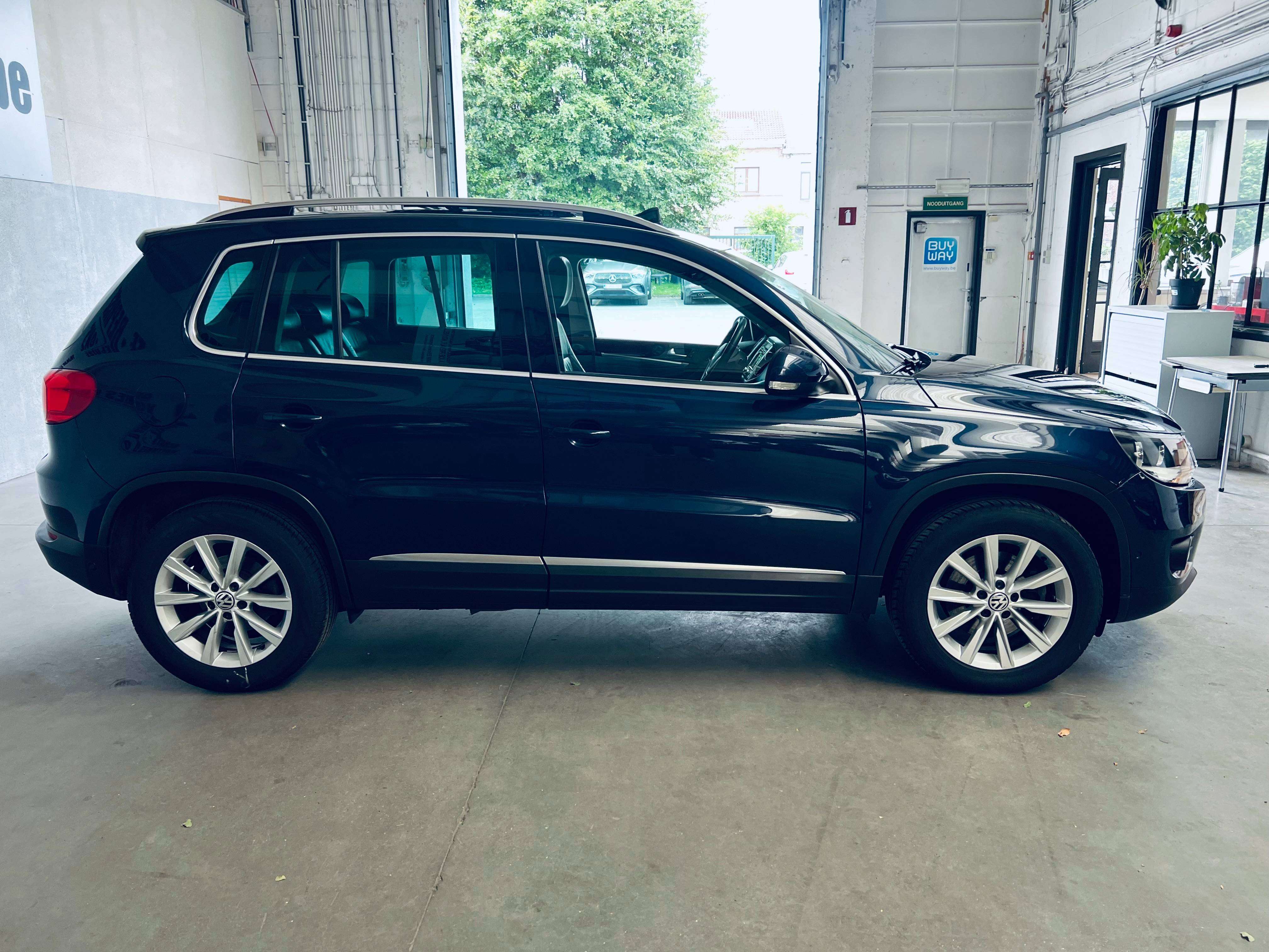 Volkswagen Tiguan 1.4 TSI Sport+NAVI+CUIR+PANO+CARNET+CARPASS