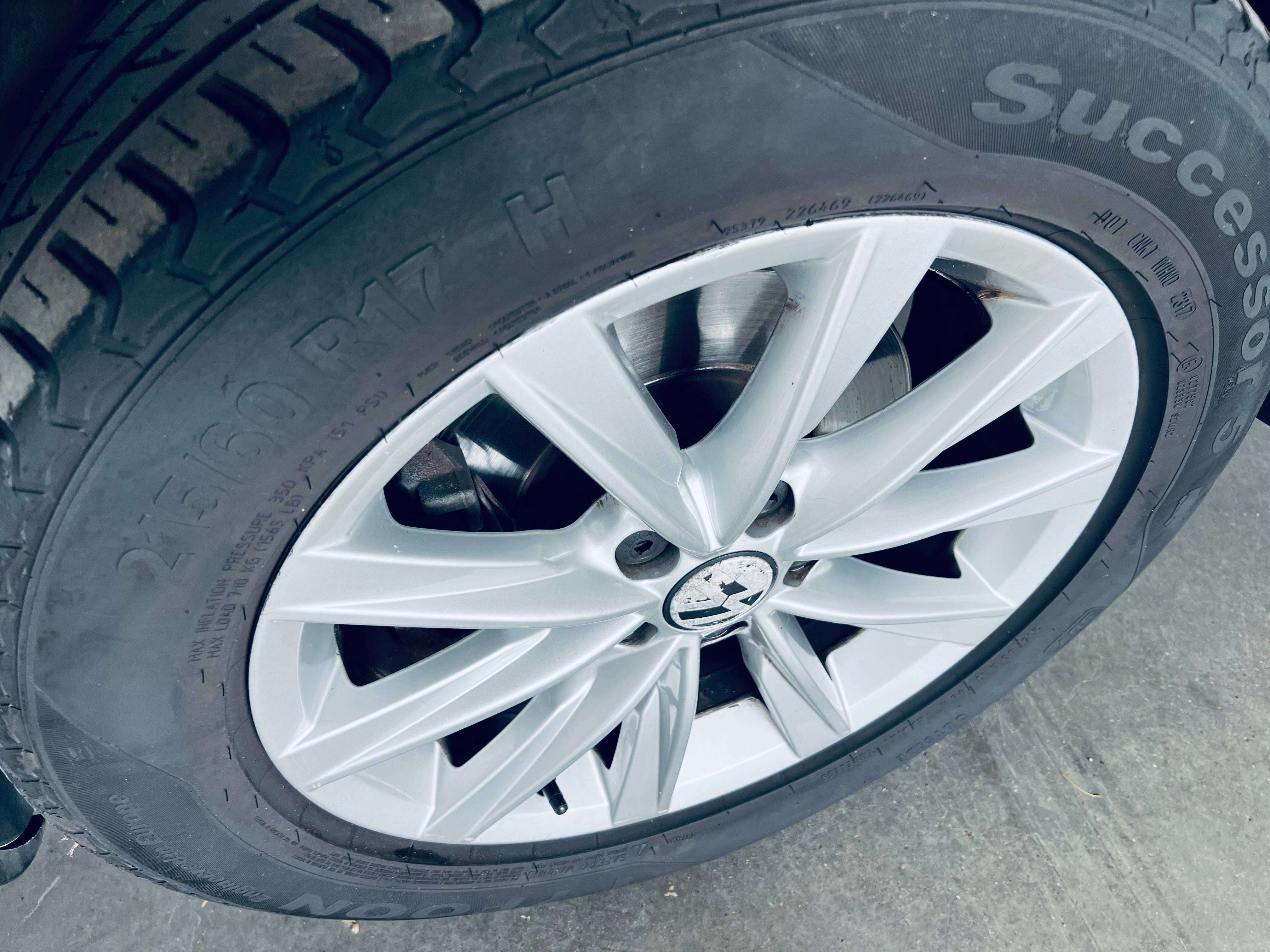 Volkswagen Tiguan 1.4 TSI Sport+NAVI+CUIR+PANO+CARNET+CARPASS