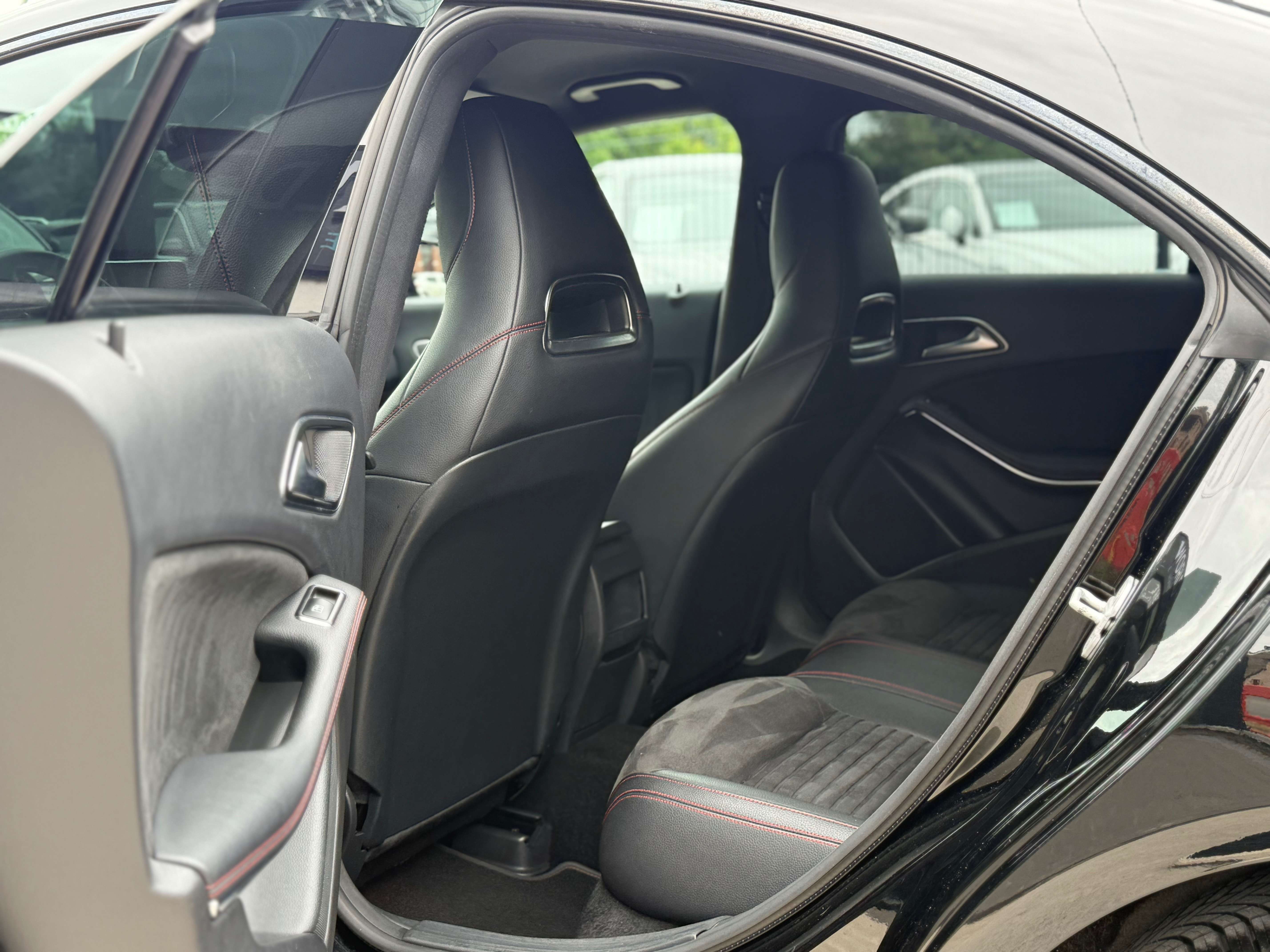 Mercedes-Benz CLA 180 d PACK AMG - NAVIGATION - CAMERA - DRIVE SELECT - GARANTIE 12MOIS