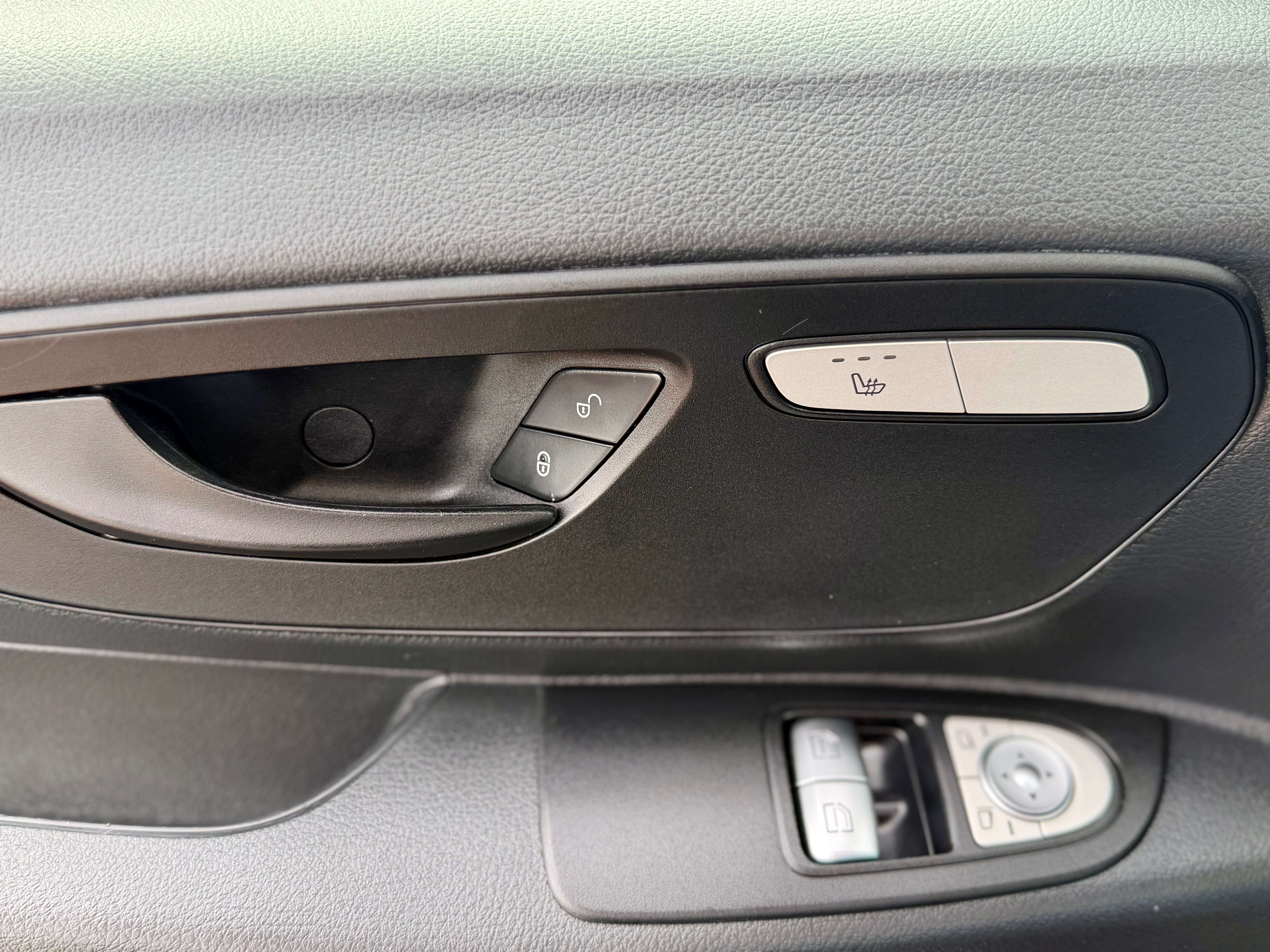 Mercedes-Benz Vito Utilitaire NETTO 16 488€