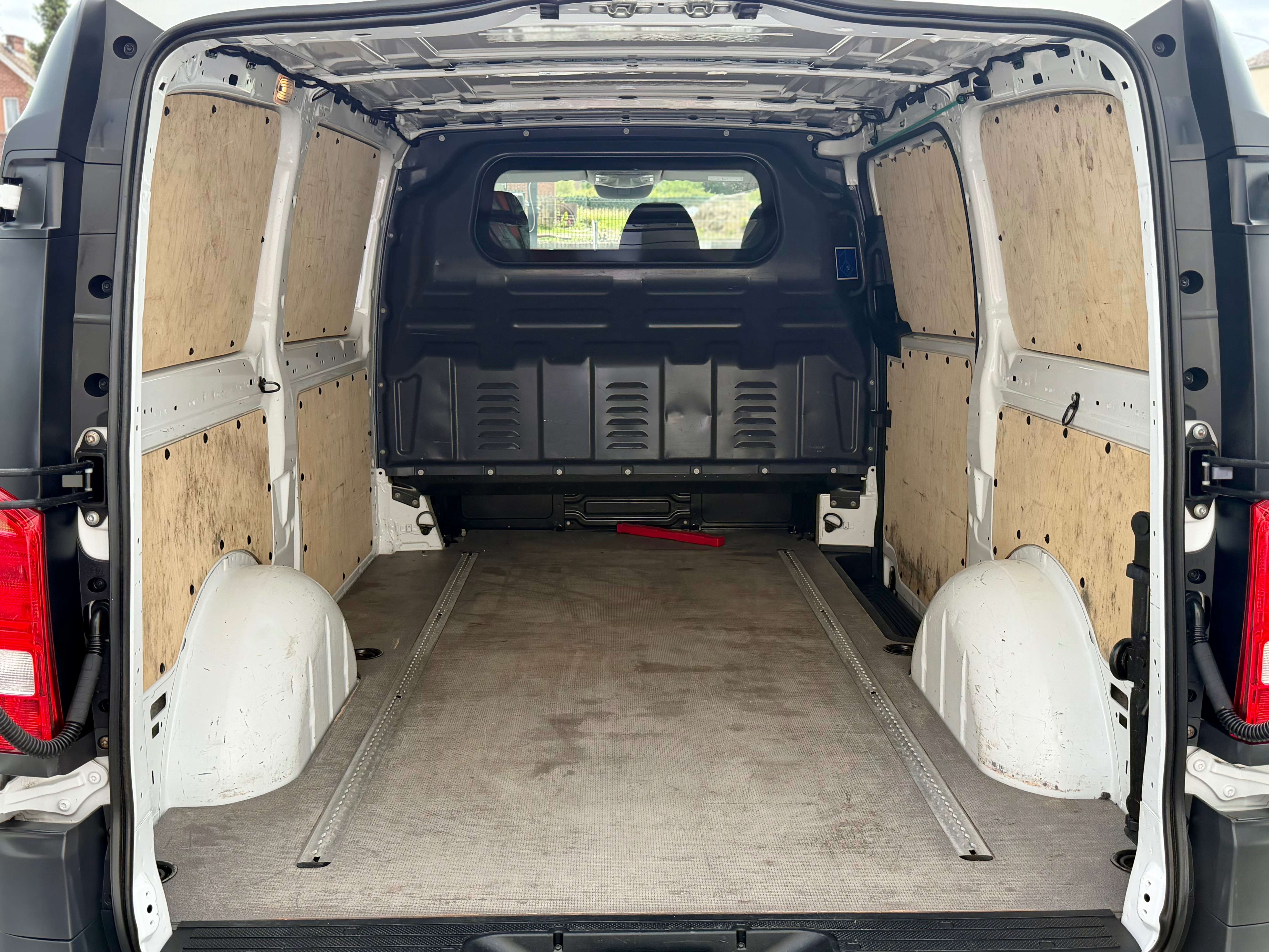 Mercedes-Benz Vito Utilitaire NETTO 16 488€