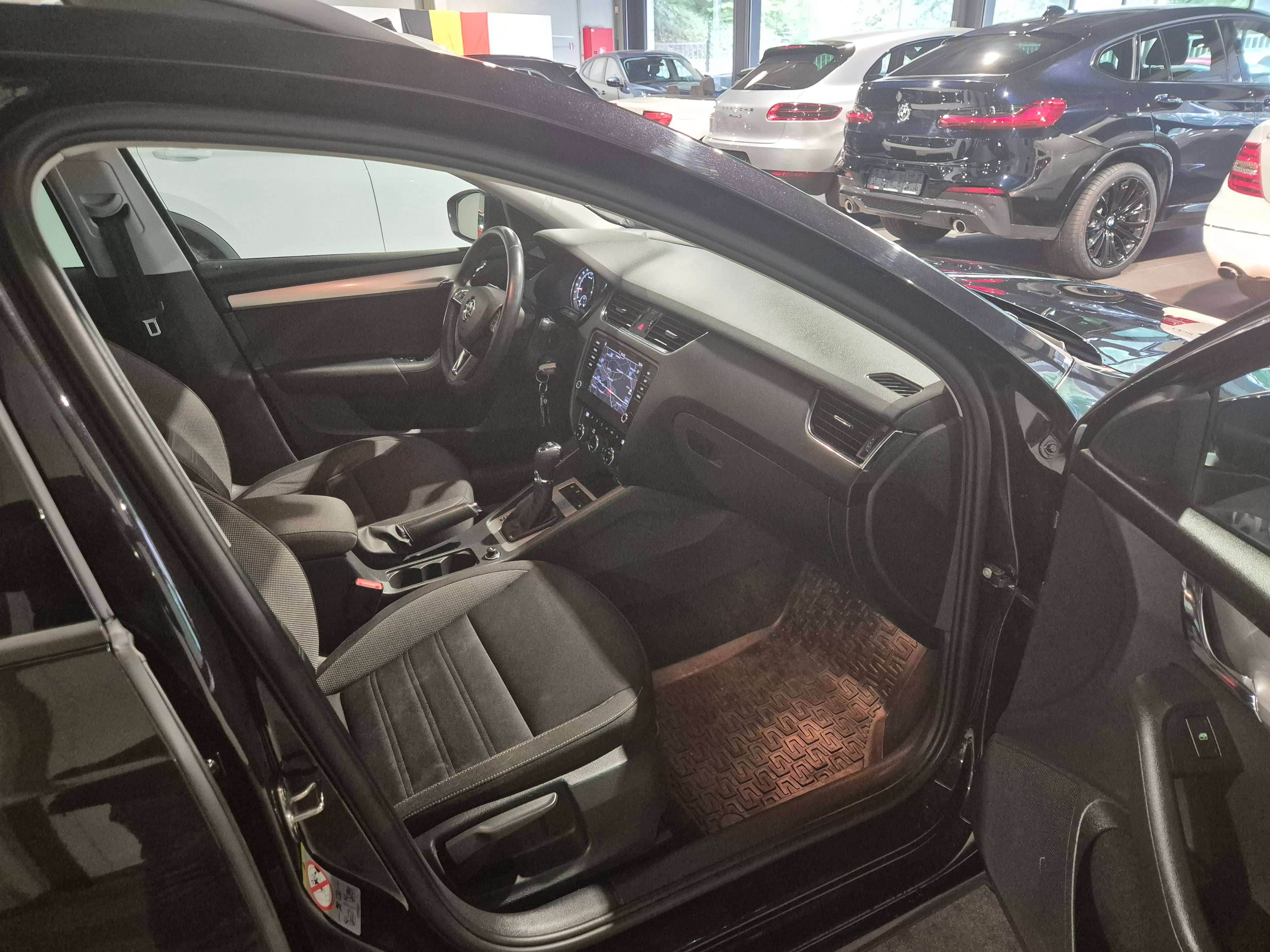 Skoda Octavia Octavia SW 1.6 CR TDi Ambition DSG (EU6.2)