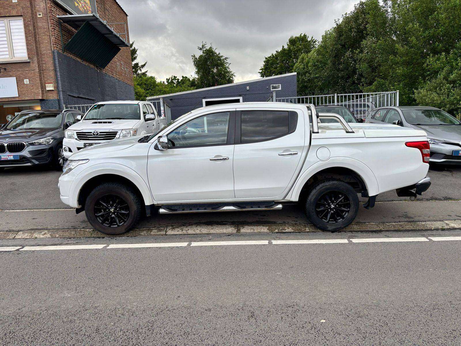 Mitsubishi L200 L 200/2.4 D/Good condition/Full Options