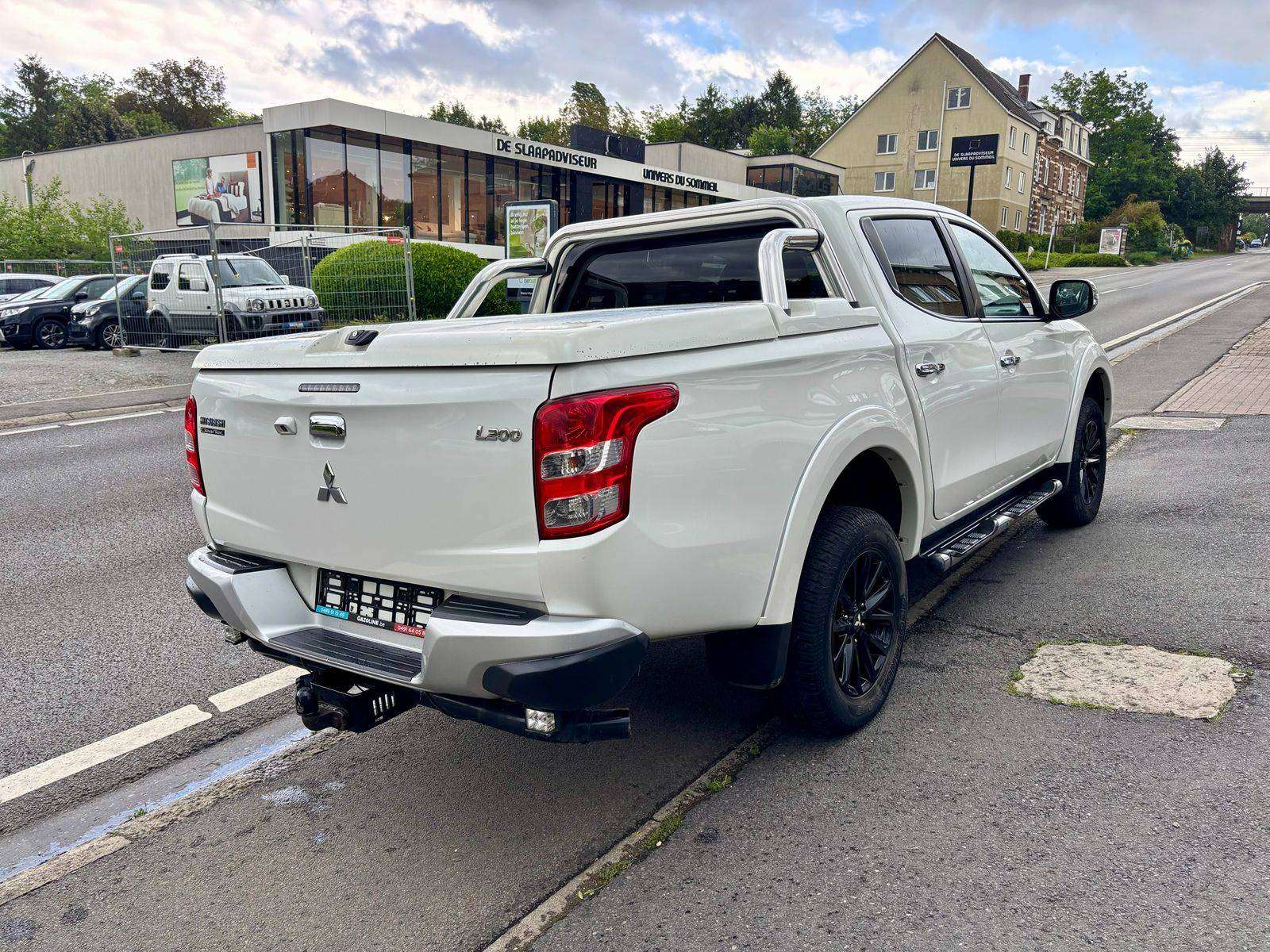 Mitsubishi L200 L 200/2.4 D/Good condition/Full Options