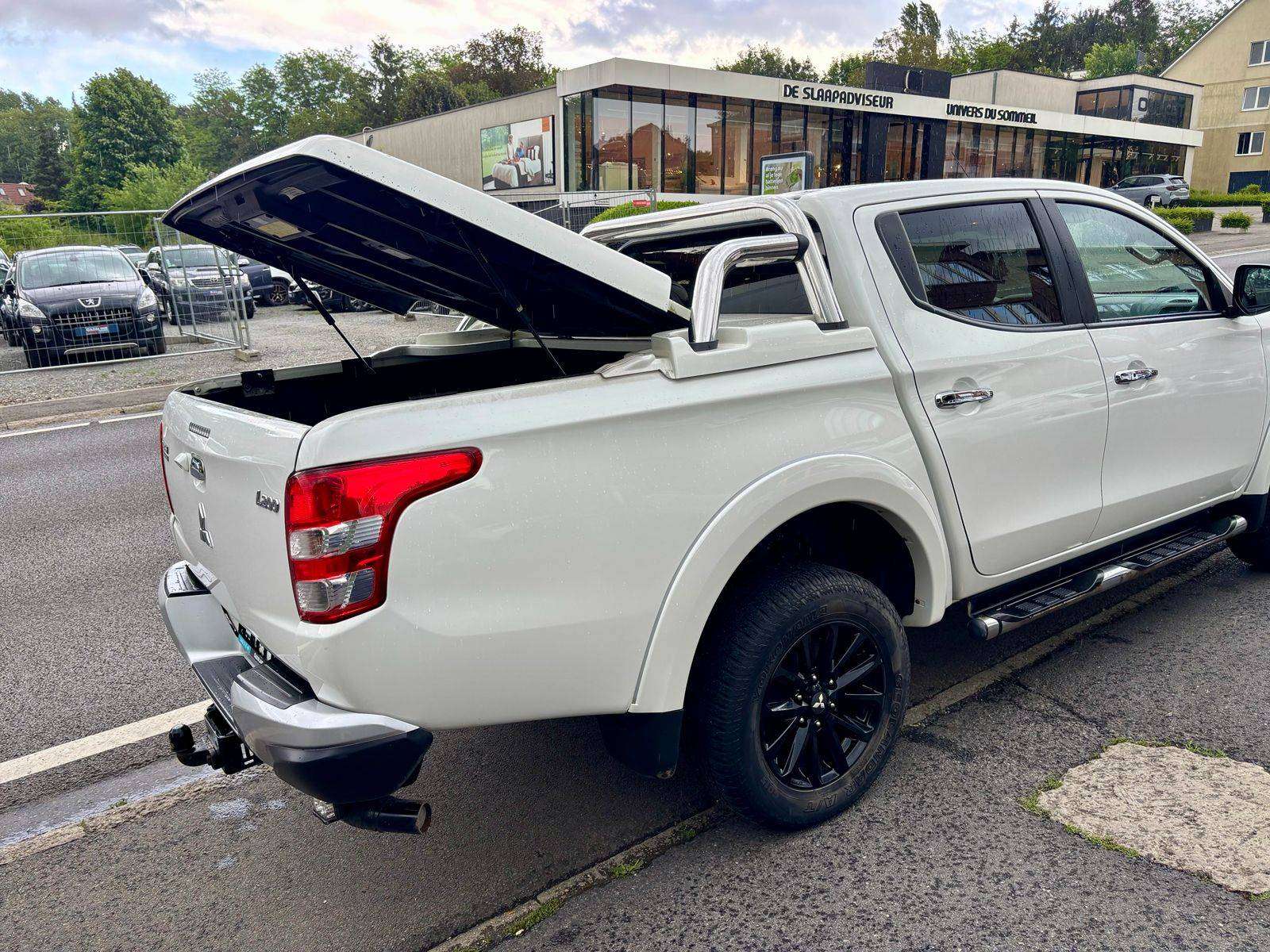Mitsubishi L200 L 200/2.4 D/Good condition/Full Options