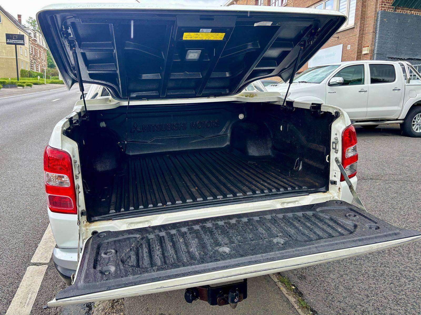Mitsubishi L200 L 200/2.4 D/Good condition/Full Options