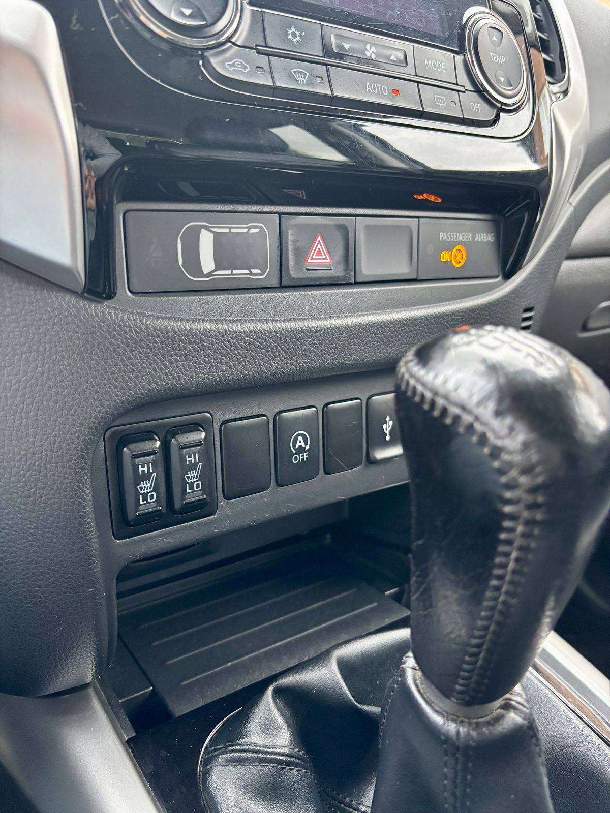 Mitsubishi L200 L 200/2.4 D/Good condition/Full Options