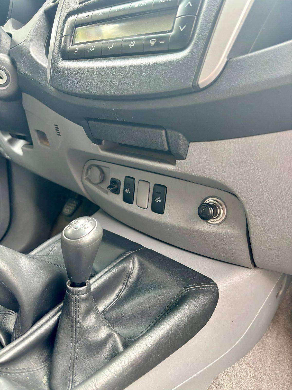 Toyota Hilux 3.0 D-4D/SR Antarctica/Belgium Car/Good Condition