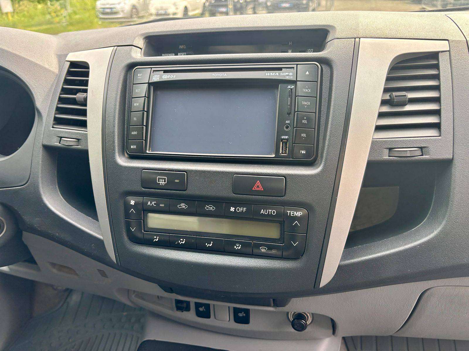 Toyota Hilux 3.0 D-4D/SR Antarctica/Belgium Car/Good Condition