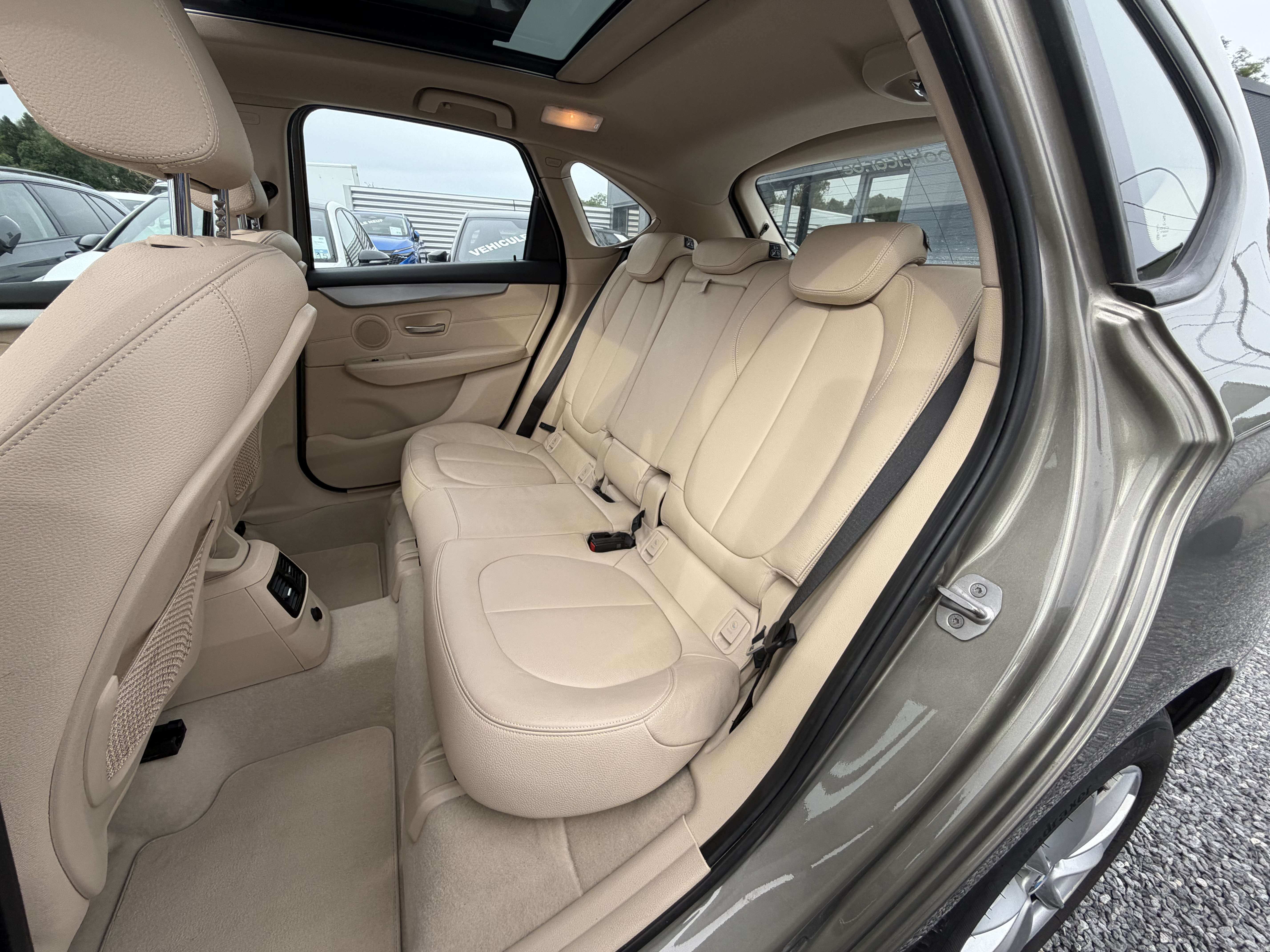 BMW 218 Active Tourer 218 d / Toit ouvrant / Navi / Clim / Cuir