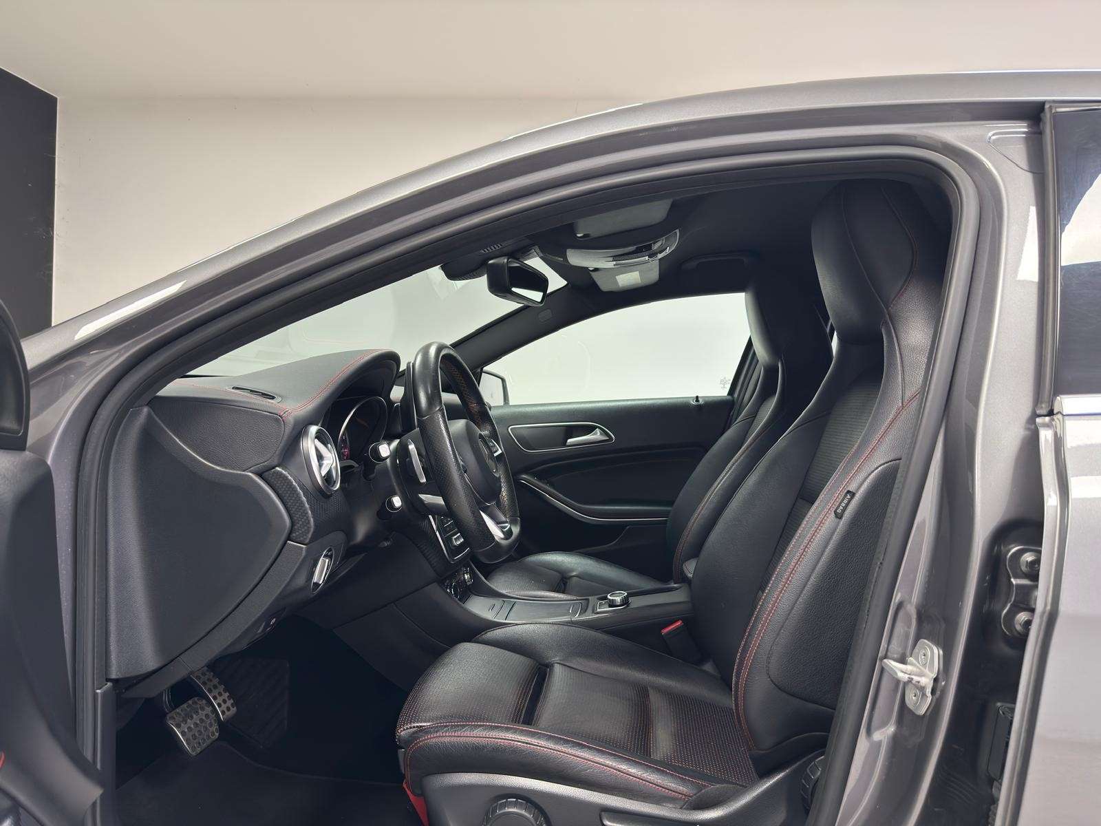 Mercedes-Benz A 200 A 200**PACK AMG**BOITE-AUTO**GPS*LED*CUIR*G