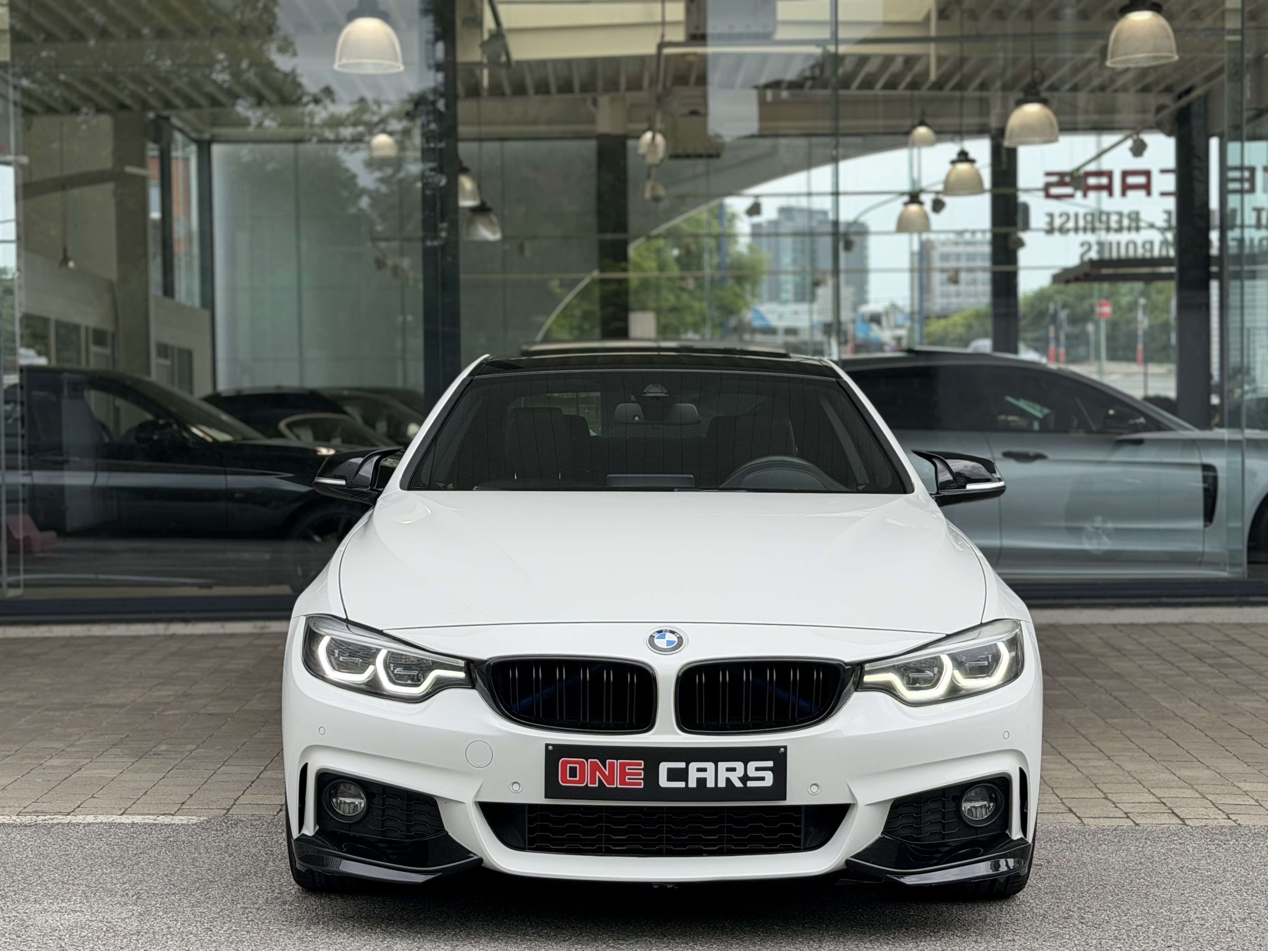BMW 430 iA Coupé (PACK M Performance) COCKPIT-CARPLAY-CAMERA-TOE-CUIR-GPS-JA19P-GAR 12MOIS