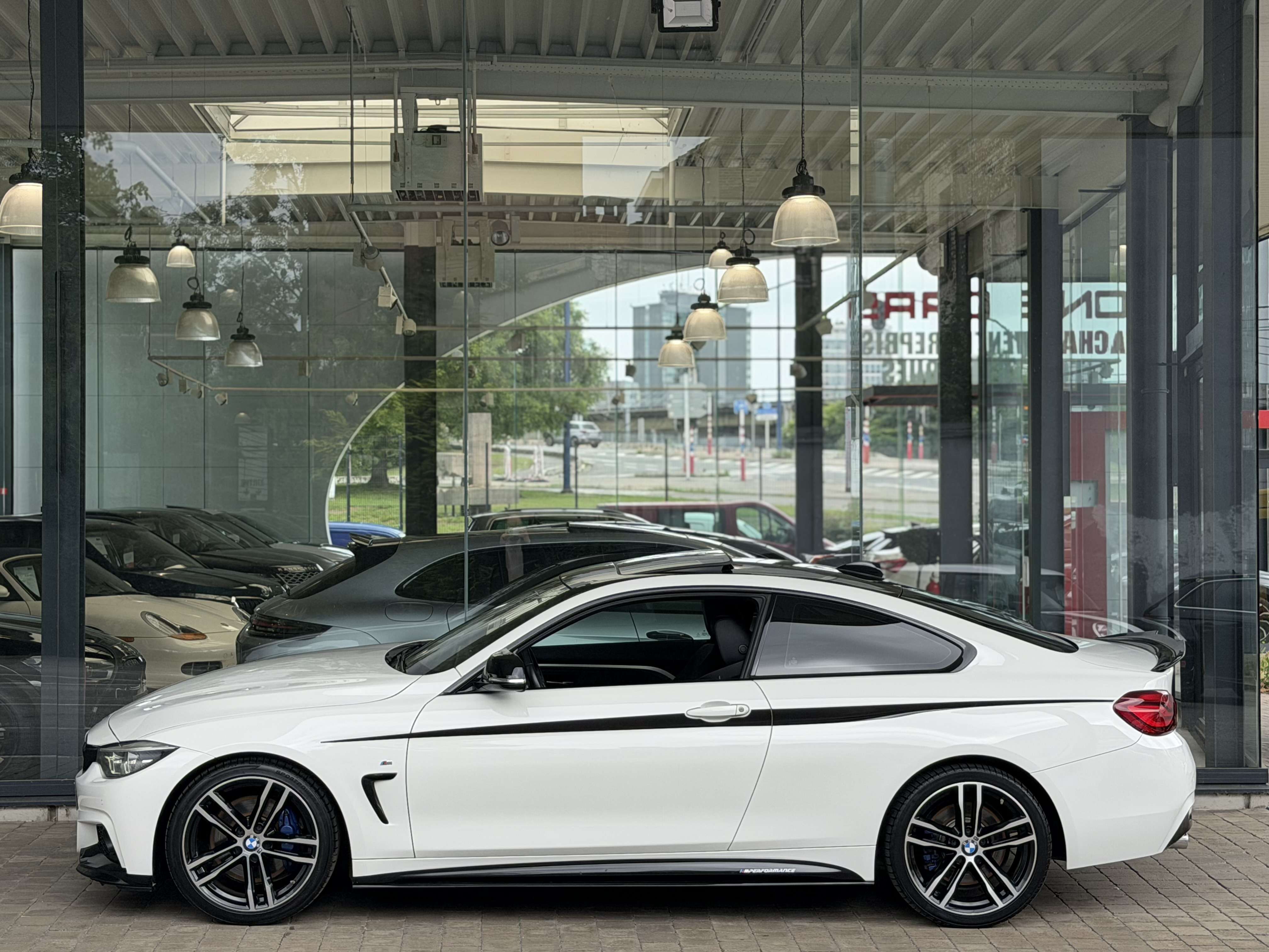 BMW 430 iA Coupé (PACK M Performance) COCKPIT-CARPLAY-CAMERA-TOE-CUIR-GPS-JA19P-GAR 12MOIS