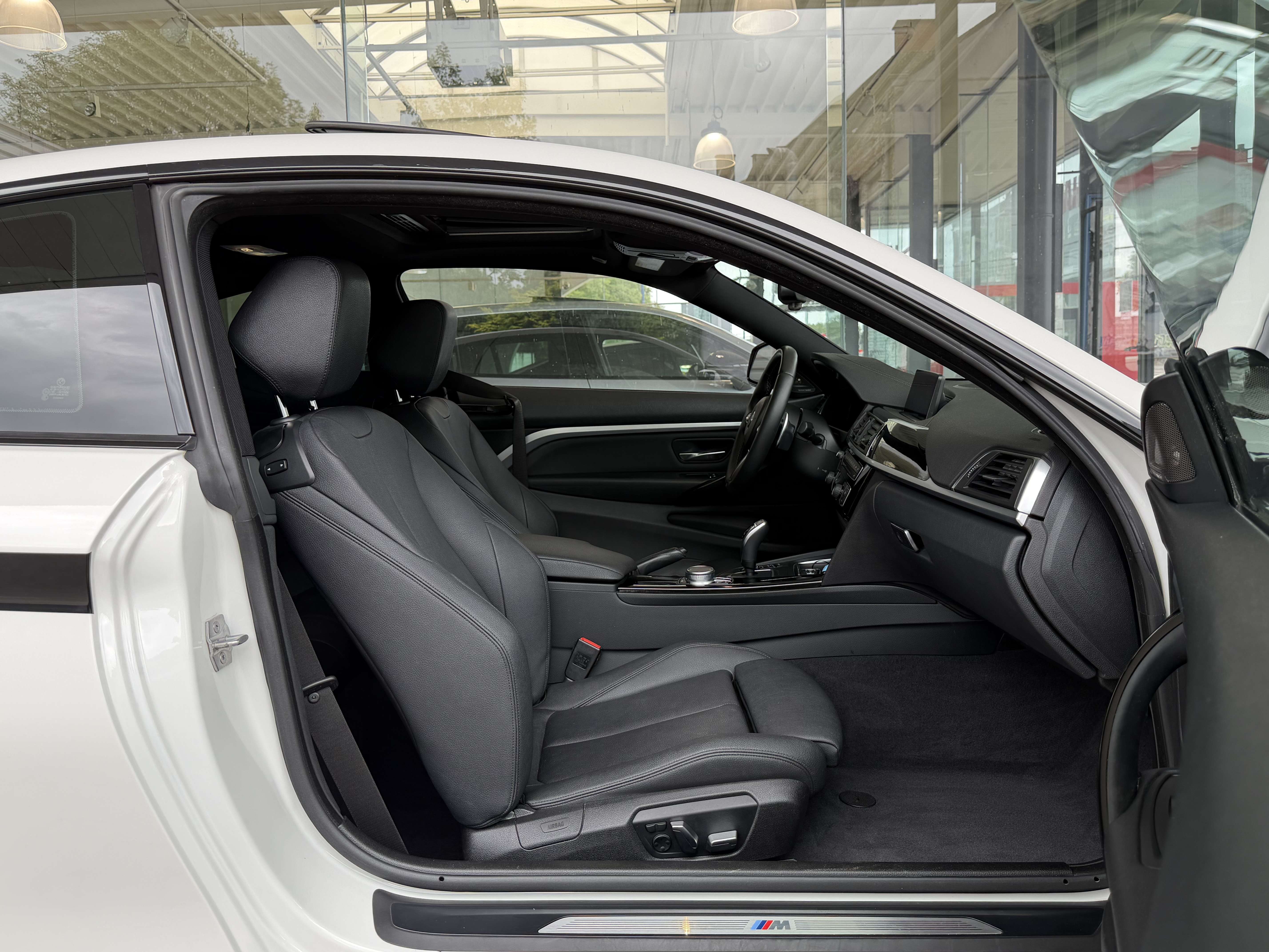 BMW 430 iA Coupé (PACK M Performance) COCKPIT-CARPLAY-CAMERA-TOE-CUIR-GPS-JA19P-GAR 12MOIS