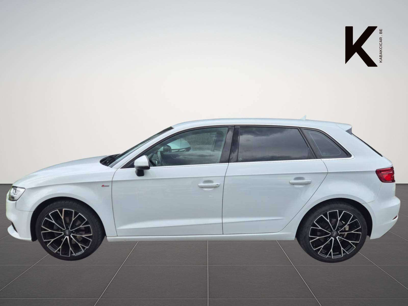 Audi A3 Sportback 1.6 TDi / S-Line Extérieur / Bluethoot / Navigation / Garantie 12 Mois