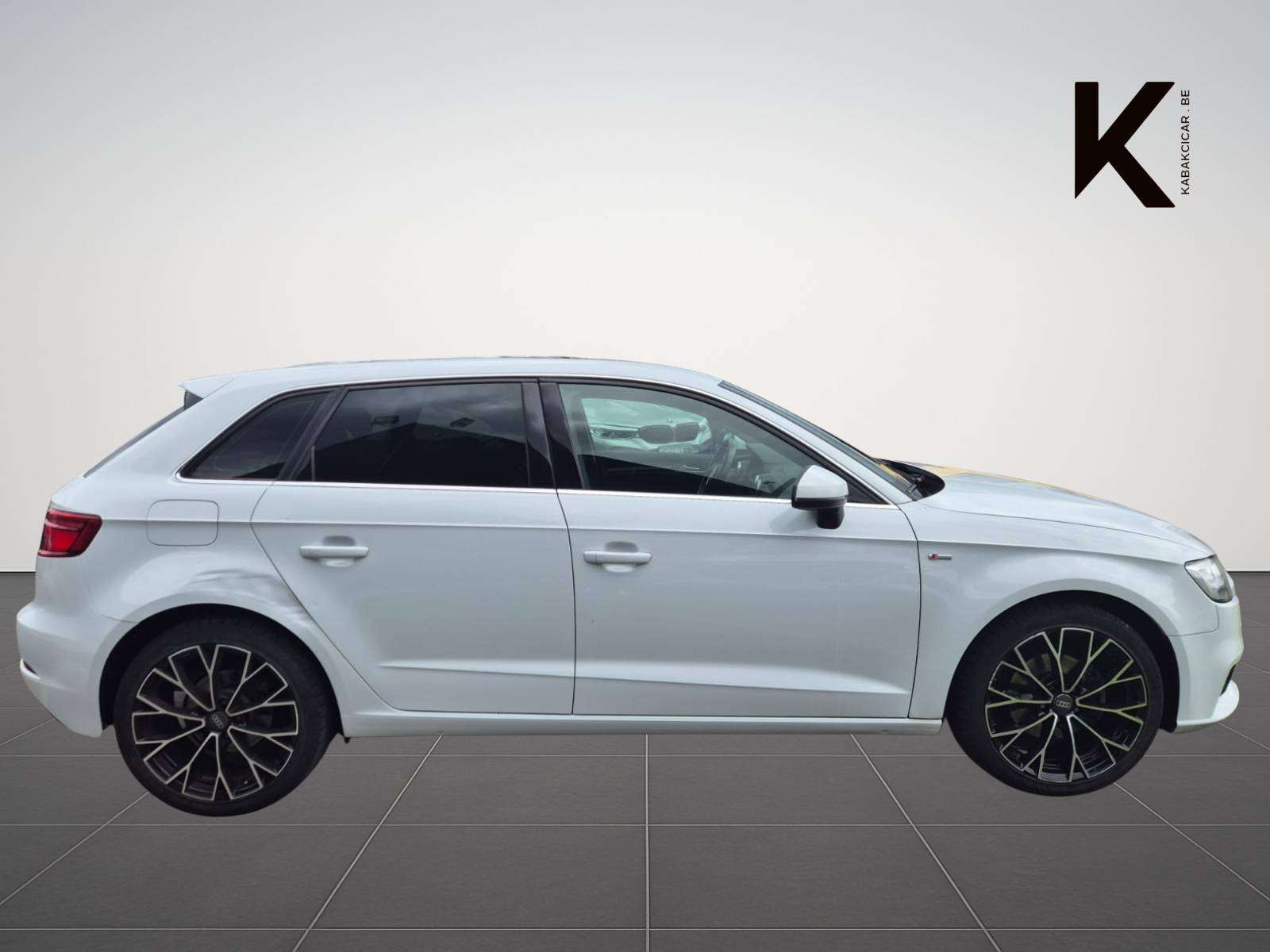 Audi A3 Sportback 1.6 TDi / S-Line Extérieur / Bluethoot / Navigation / Garantie 12 Mois