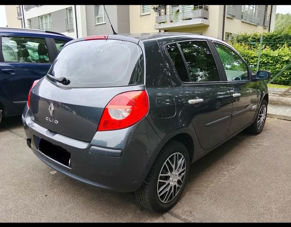 Renault Clio III 1.2 16V 75 RIP CURL 2 5P