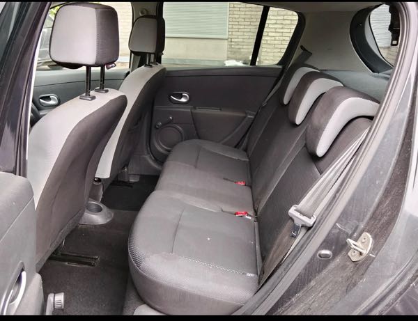 Renault Clio III 1.2 16V 75 RIP CURL 2 5P
