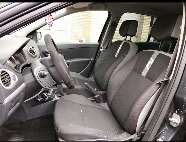 Renault Clio III 1.2 16V 75 RIP CURL 2 5P