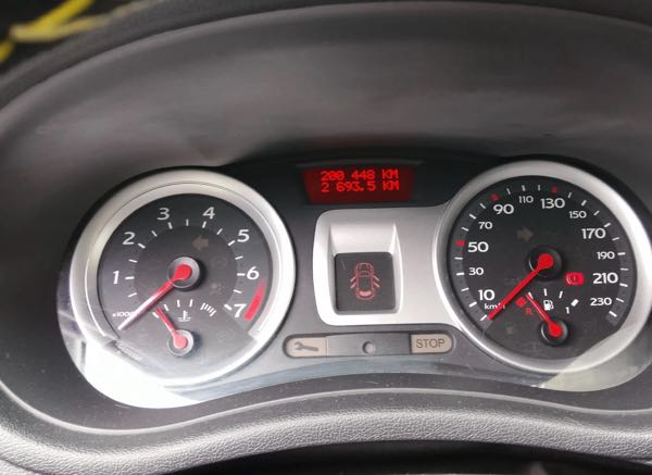Renault Clio III 1.2 16V 75 RIP CURL 2 5P