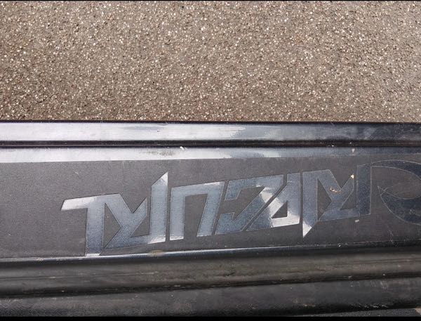 Renault Clio III 1.2 16V 75 RIP CURL 2 5P