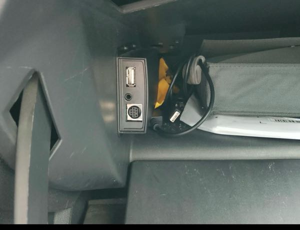 Renault Clio III 1.2 16V 75 RIP CURL 2 5P