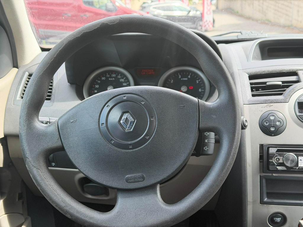 Renault Megane 1.6i 16V - 115 BVA II BERLINE Confort Authentique PHASE 1