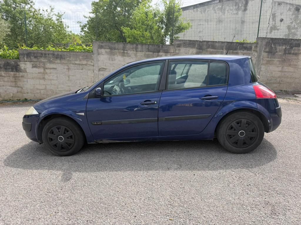 Renault Megane 1.6i 16V - 115 BVA II BERLINE Confort Authentique PHASE 1