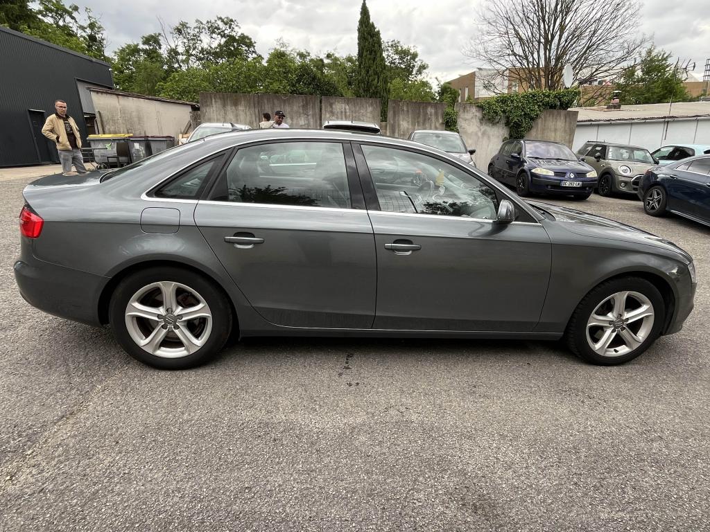 Audi A4 Quattro 2.0 TDI DPF - 177 BV S-tronic 2008 BERLINE Ambition Luxe PHASE 2