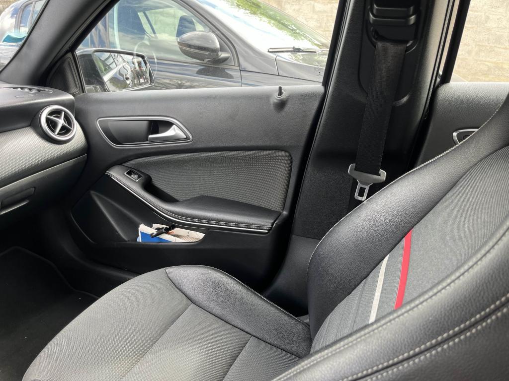 Mercedes-Benz Classe A 180 CDI FAP - BV 7G-DCT BERLINE BM 176 Inspiration PHASE 1