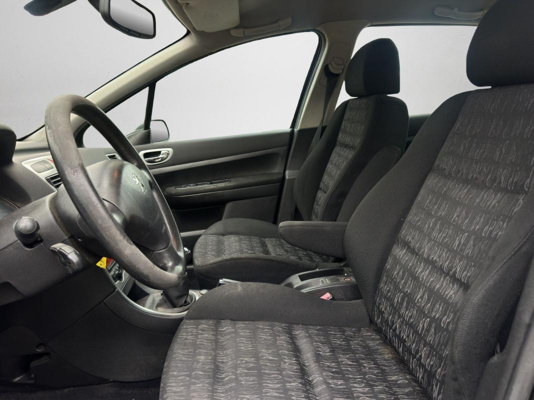 Peugeot 307 1.6i 16V XR Présence