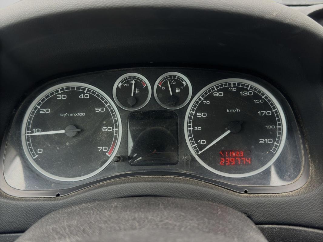 Peugeot 307 1.6i 16V XR Présence