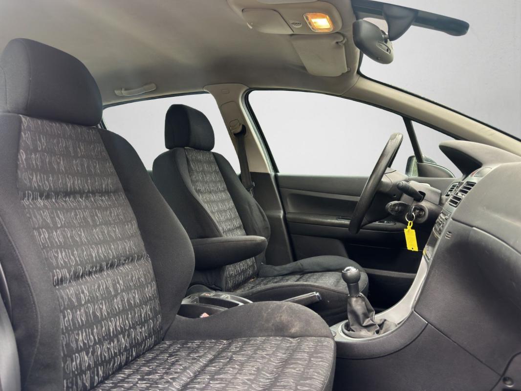 Peugeot 307 1.6i 16V XR Présence