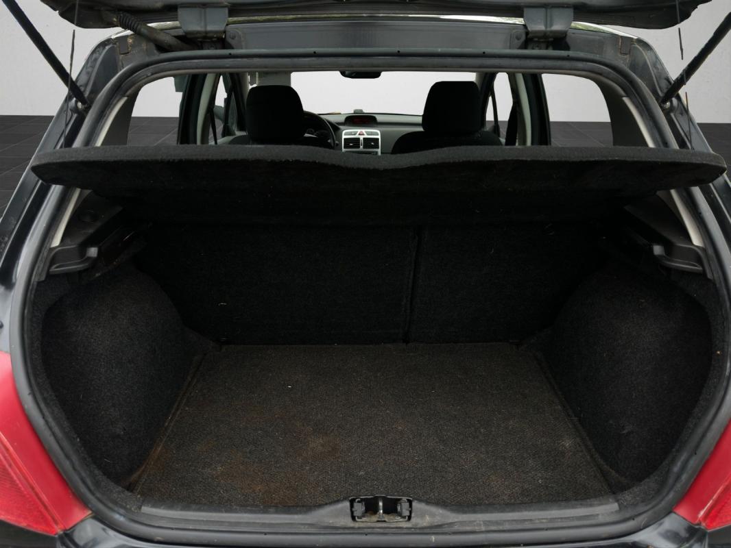 Peugeot 307 1.6i 16V XR Présence