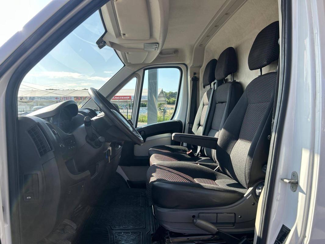 Peugeot Boxer FOURGON TOLE 335 L2H2 BLUEHDI 120 S&S PREMIUM