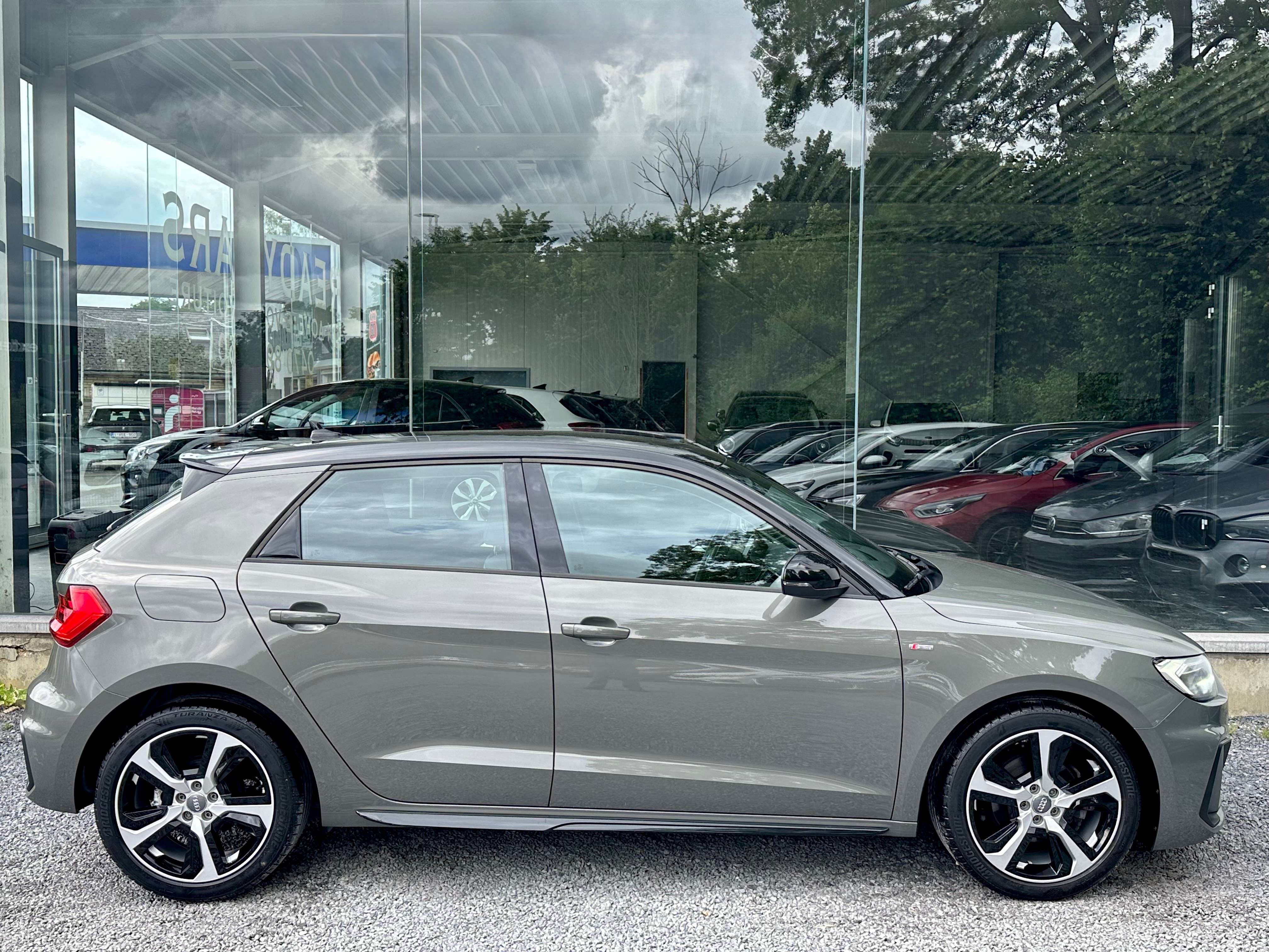 Audi A1 1.0 TFSI*S LINE*1ER MAIN*15694 HTVA*NEW MODEL*116 CV*LED*SIEG CHAUFF*CARPLAY