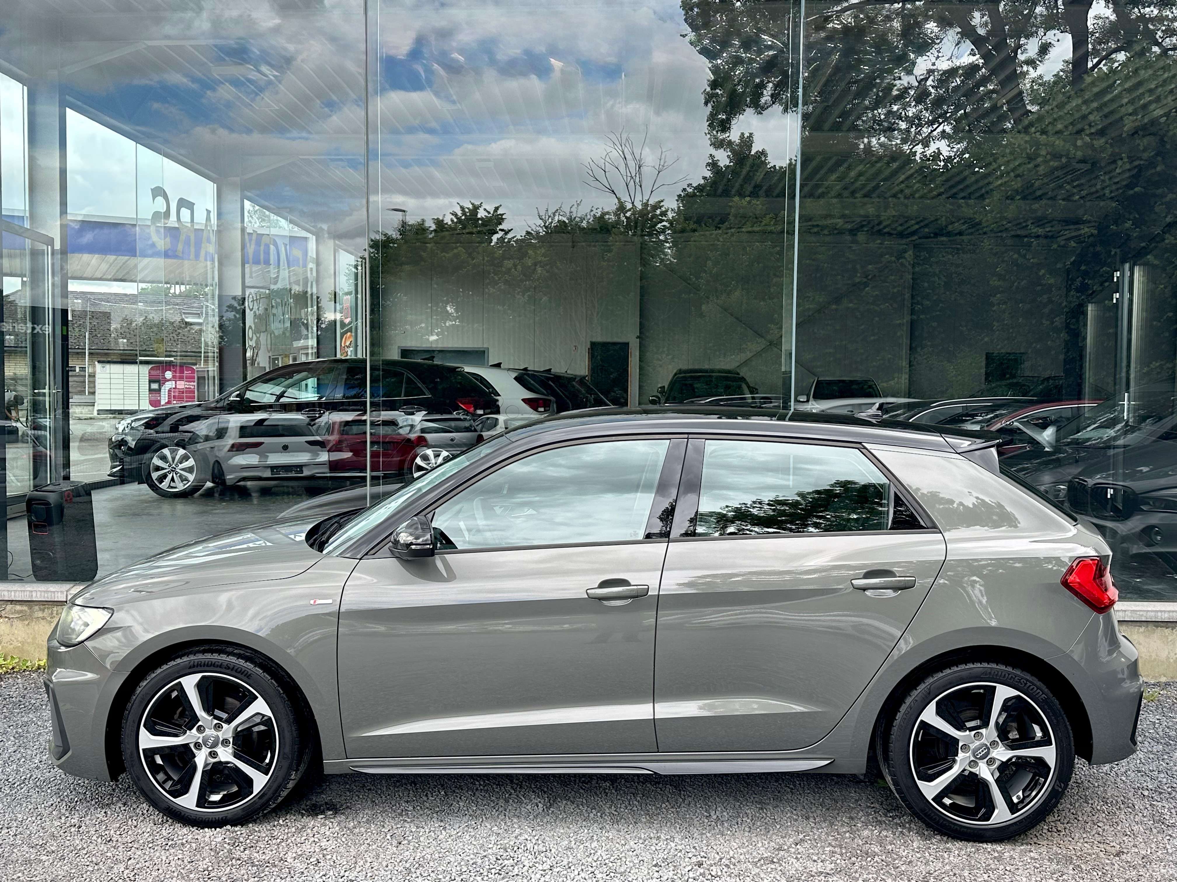 Audi A1 1.0 TFSI*S LINE*1ER MAIN*15694 HTVA*NEW MODEL*116 CV*LED*SIEG CHAUFF*CARPLAY