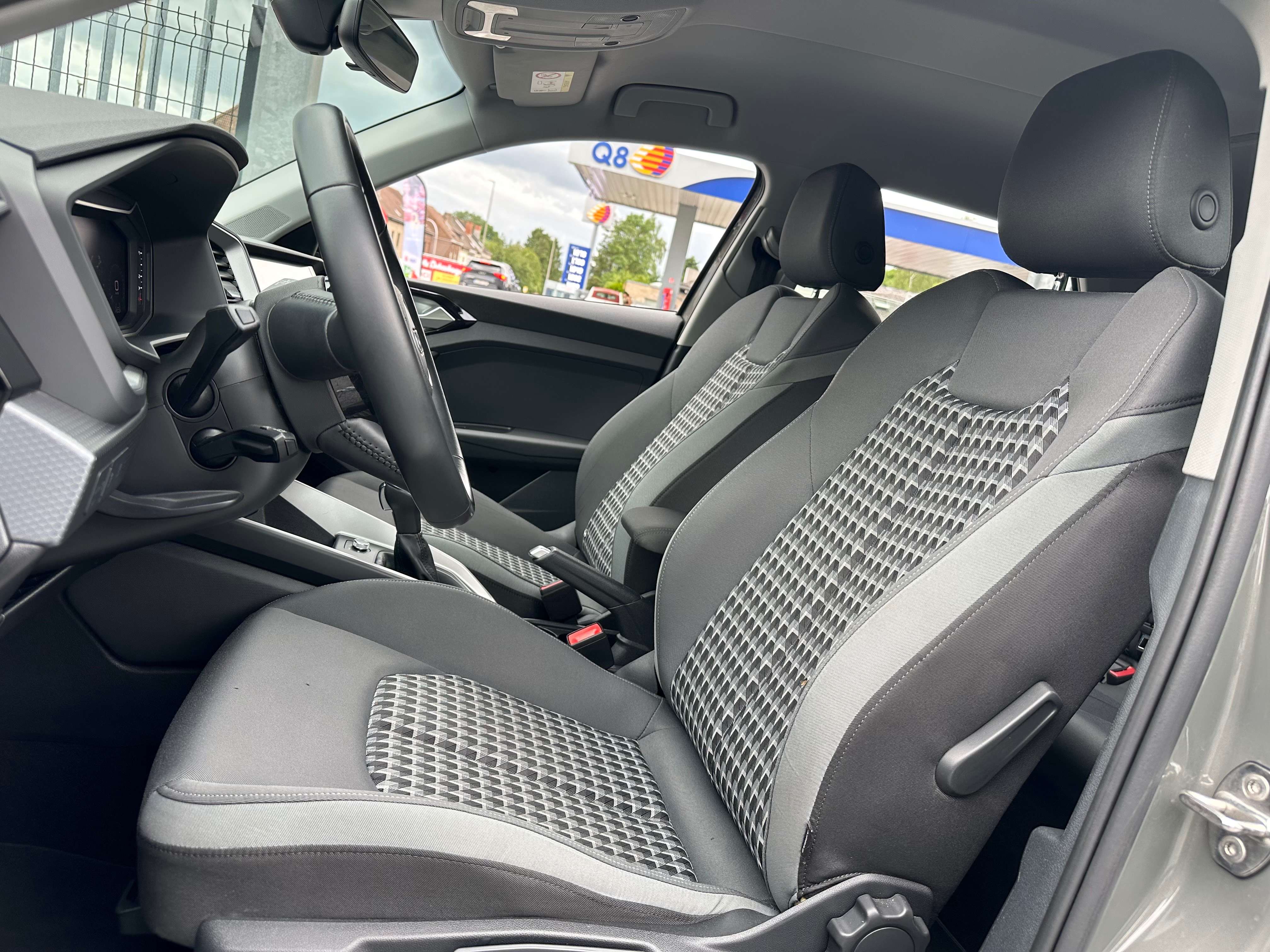 Audi A1 1.0 TFSI*S LINE*1ER MAIN*15694 HTVA*NEW MODEL*116 CV*LED*SIEG CHAUFF*CARPLAY