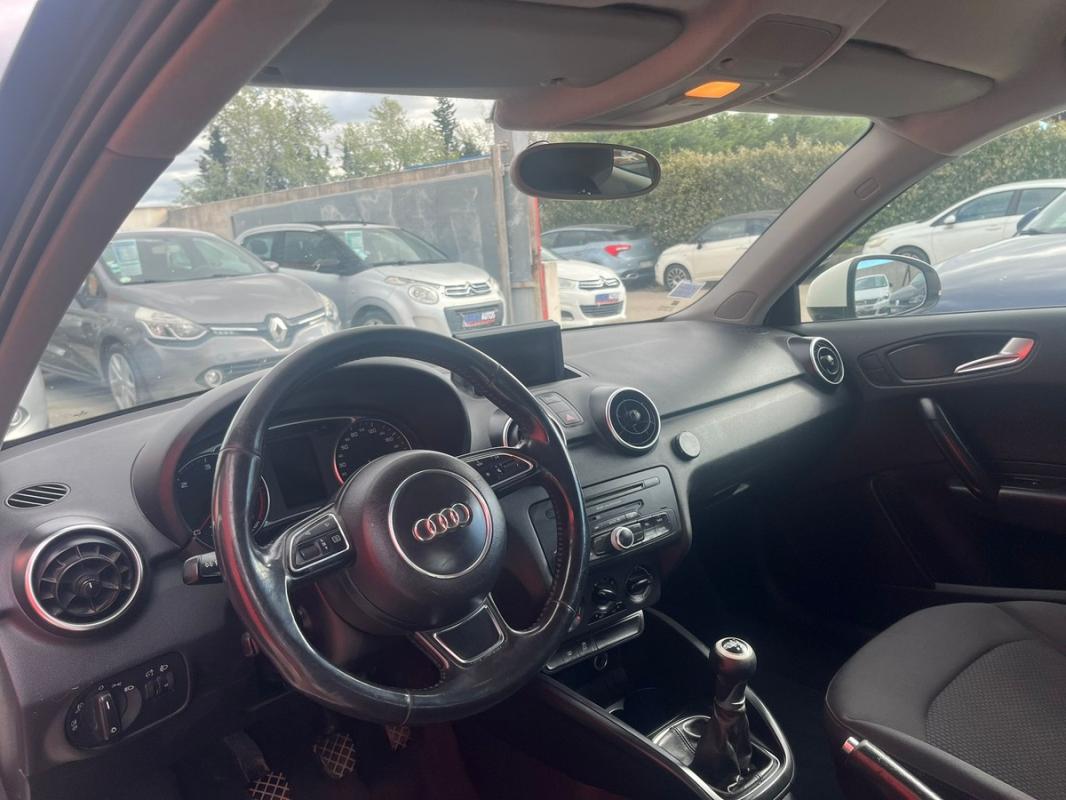Audi A1 1.6 TDI 90 CHEVAUX TRÈS PROPRE - ENTIÈREMENT RÉVISÉE ET GARANTIE 12 MOIS EN EUROPE