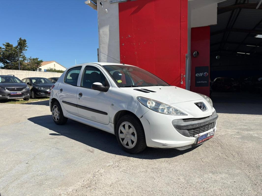 Peugeot 206+ 1.1i 60CH ESSENCE DE 2009 - ENTIÈREMENT RÉVISÉE & GARANTIE 12 MOIS EN EUROPE