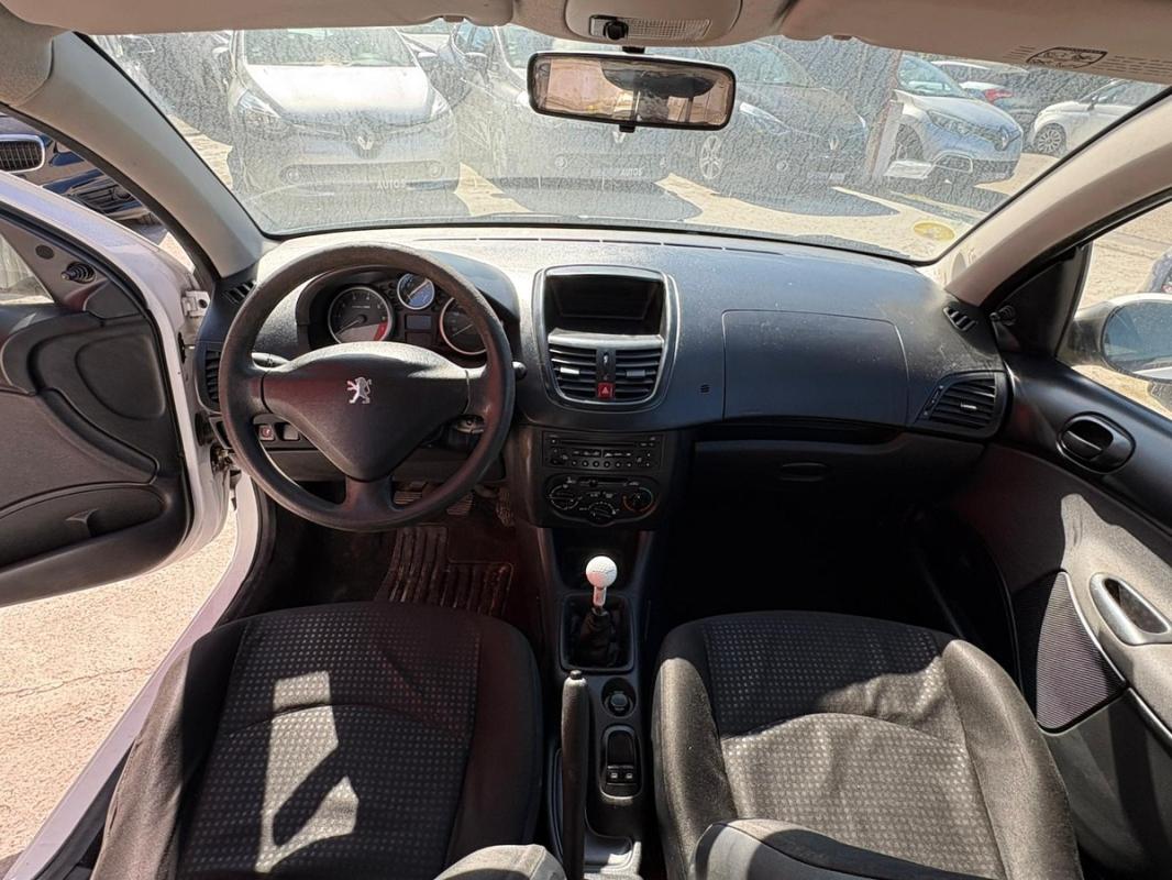 Peugeot 206+ 1.1i 60CH ESSENCE DE 2009 - ENTIÈREMENT RÉVISÉE & GARANTIE 12 MOIS EN EUROPE
