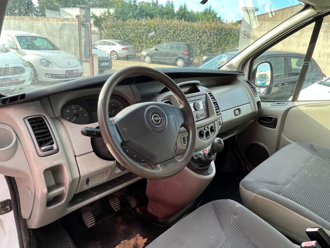 Opel Vivaro 2.0L CDTI 114 CH 3 PLACES DIESEL - ENTIÈREMENT RÉVISÉE ET GARANTIE EN EUROPE